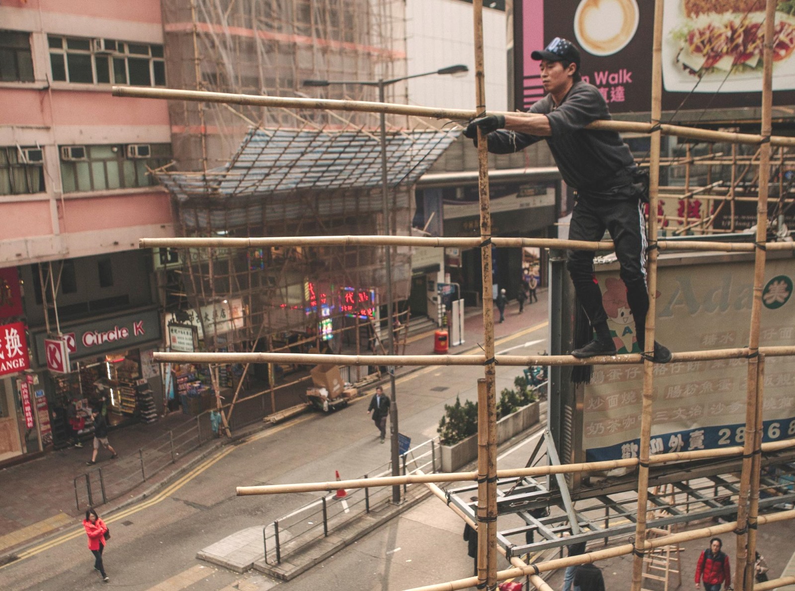 Scaffolding contractor working in Hong Kong