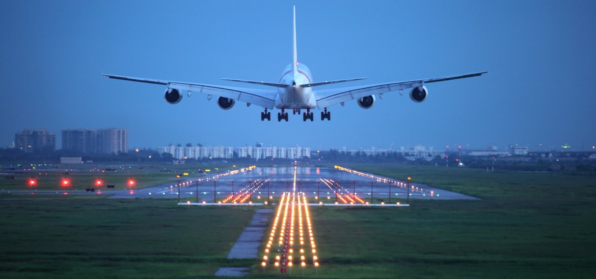 airplane landing at hong kong airport